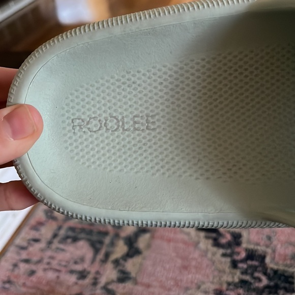 Roolee Pillow Slides - Picture 4 of 5